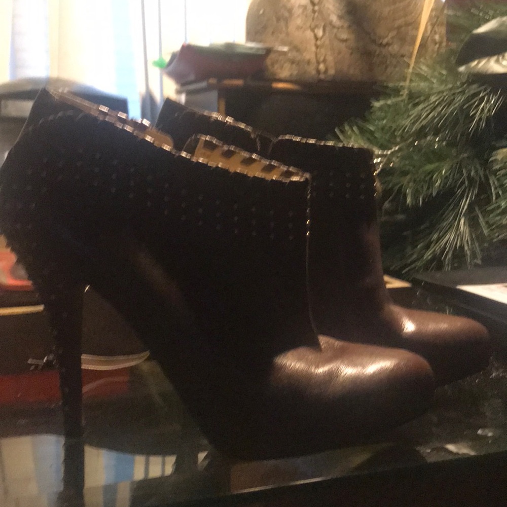 Authentic Enzo Angiolini Brown Studded Booties 11